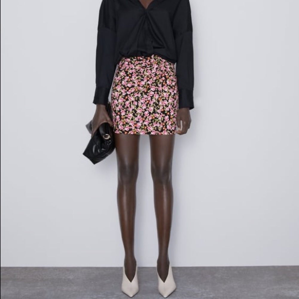 Zara pink floral ruched mini skirt